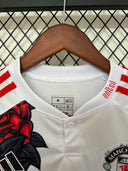 Maillot Manchester United 25/26 – Édition Spéciale “Old Trafford Bloom